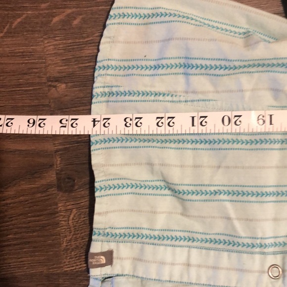 North Face long sleeved button down - Picture 2 of 5